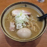 Menya Tsukushi - 味噌ラーメン(煮玉子トッピング)　950円