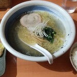 俺流塩らーめん - 俺流ランチ（あっさり塩らーめん普通、海老皿ワンタン、小ライス）