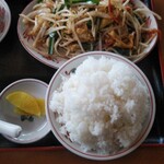 福臨 - 日替りランチB玉子とニラもやし＋鶏唐揚（２コ）定食ご飯大盛り