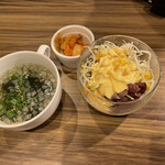 焼肉 KAGURA - サラダとスープとキムチ