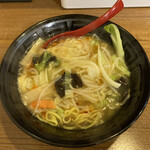 中華街 - サンラーたん麺（790円）