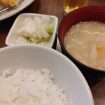 とんかつ 王龍 - お新香も好み