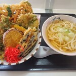 ひな玉うどん店 - 料理写真: