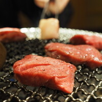 牛刺しと焼肉 仔虎 クリスロード店 - 