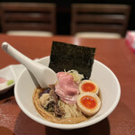 酒肴場 屯 - 【限定】冷しらぁ麺（真昆布水×烏賊干し）¥1000