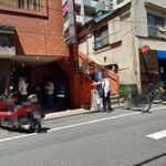 一条流がんこ総本家分家四谷荒木町 - 帰るときの行列の様子！