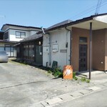 喫茶とスペース ヒロノバ - ここに１台駐車可能