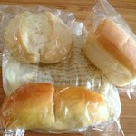 ひと粒の麦 - シンプルパン、ミルクのパン、さつまいもとリンゴのパン
