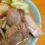 ラーメン - ブタ肉