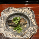 割烹 隆 - お昼のコース９６８０円。イサキ焼き浸し。こんがり焼かれたイサキに薄味のつゆをかけてあります。焼き具合、塩加減と素晴らしく、シンプルながらに美味しかったです（╹◡╹）