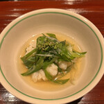 割烹 隆 - お昼のコース９６８０円。鱧と実山椒。お鍋風の一皿です。ハシリの鱧ですが、旨味はしっかりしていて、とても美味しくいただきました（╹◡╹）