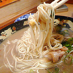 豚の骨 - 自家製の細ストレート麺