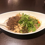 四川担担麺 阿吽 - 白胡麻つゆ無し担担麺(辛さ3･痺れ4) 960円