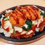 youshokukicchinshato- - 焼きチーズトマトカレー ヒレカツのせ (900円・税込)