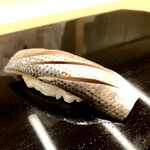 青空 - しっかりとした味わいの小肌　切れ味抜群です