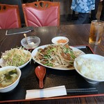 華記食府 - またニラレバ定…