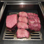 北海道焼肉 北うし - 焼いてます 2022.5月