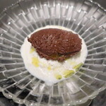 北海道焼肉 北うし - 蕗の薹のチョコレートムースとホアジャオ(花椒)ミルク  2022.5月