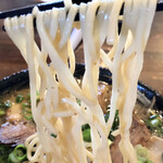 Menya Jirou - かさね味の中太ストレート麺