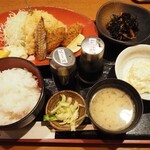 魚 枡 - あじフライとかきフライ定食（ご飯大盛り） + ポテトサラダ