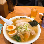 麺屋 ようすけ 東京駅ラーメンストリート店 - 特製醤油ラーメン、1,200円。
