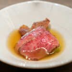 USHIGORO S. - フカヒレとサーロインのたたき