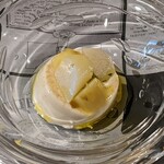 （h）etta - カニのダシのパンナコッタ、ホワイトアスパラ、ディル風味のはちみつ