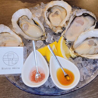 四ツ橋・新町 牡蠣と肉たらしビストロAKIRA - 真牡蠣５種類　２ピース盛り合せ