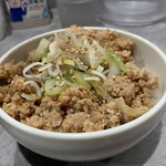 Umakara Ra-Men Hyouri - 肉味噌丼