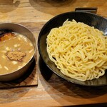 麺屋政宗 - トロトロ肉つけ麺(特盛)