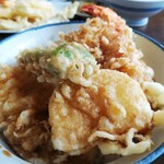 天ぷら 水谷 - 天丼　海老､烏賊､キス､玉葱､獅子唐