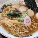 麺処 ひろ田製粉所 - スープは少なめ。