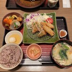 大戸屋 - かつおの梅はさみ揚げ定食　ミニすけそう鱈の黒酢あん