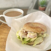 ヒグベーグル&カフェ - 料理写真:【ドリンクセット】
『定番サンドイッチ アボカドシュリンプ(ベーグル：全粒粉)』
『チャイ』