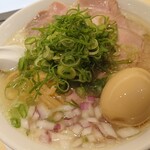 京都ラーメン 森井 - 特製 塩ラーメン(980円)
太麺硬め、ネギ多め