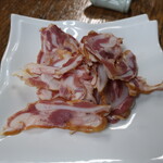 立ち飲み酒場 石川源蔵商店 - 南樽市場深澤商店の豚軟骨燻製 2022.5月