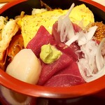 玉乃鮨 - 料理写真:おまかせ丼（ランチ）