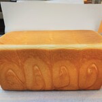 麦音  - 料理写真:新種の十勝産小麦「みのりのちから」を100%使用した高級食パン「みのりの恵み」