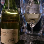 Deli＆Bar 秀 - Cono Sur 有機のシャルドネ、甘い香りと、フルーティで軽やかなスイスイ飲めてしまう良いワイン