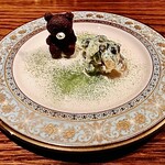 バー チェロキー - クマのチョコレートケーキ  甘納豆とマスカルポーネの和え物