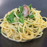 A e B - イタリアンパセリのペペロンチーノ