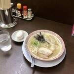 Tonkotsu Ramen Asano Honten - 「ワンタンメン」(860円)