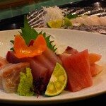 天勝 - 刺身五種盛りと穴子の刺身