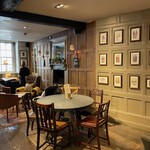 Crystal Palace - 店内はこの３倍ぐらいの広さ、中庭席もある