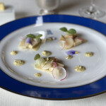 トゥールダルジャン - ヒオウギ貝とサザエのヴィネグレットマリネ ハーブ香るコキヤージュのロワイヤルと旬菜のマレシェール