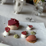 トゥールダルジャン - シャンパーニュロゼと木苺のムースリーヌ ハイビスカスとグレープフルーツのシャーベット