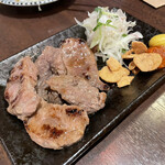 やきとん＆ハイボール やんばるミートセンター - 