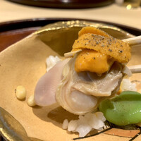 京味 もと井 - 蛤リゾット、ウニ、空豆、松の実、黒胡椒