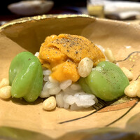 京味 もと井 - 蛤リゾット、ウニ、空豆、松の実、黒胡椒