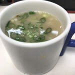 中華軽食 三八 - ☆中華丼と併せ提供されるスープは豚骨❤️